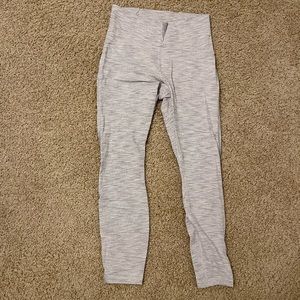 Lululemon Cropped Leggings (Mesh design down the side of leg) Size 8
